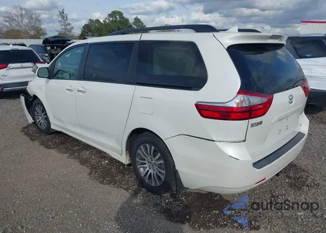 2018 Toyota Sienna Xle 8 Passenger z USA, uszkodzony, nr VIN 5TDYZ3DC6JS919708
